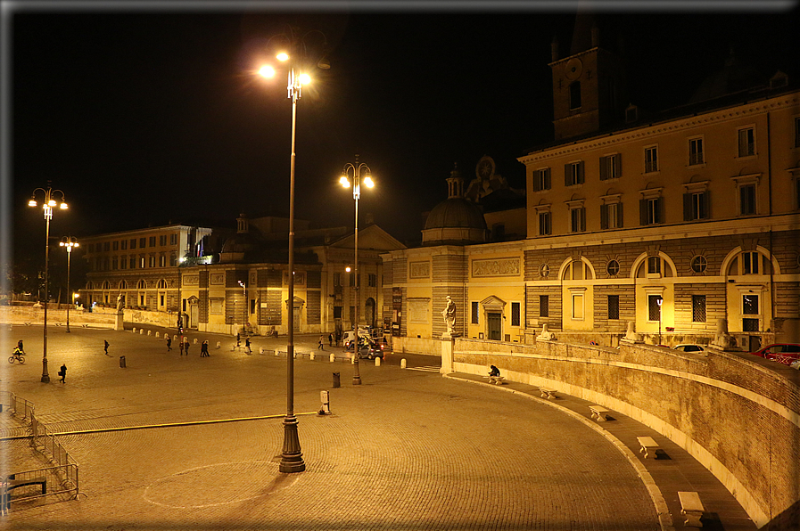 foto Roma di Notte